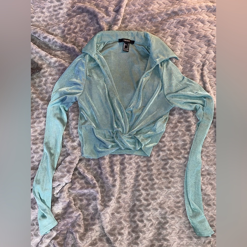 Crop long sleeve shirt